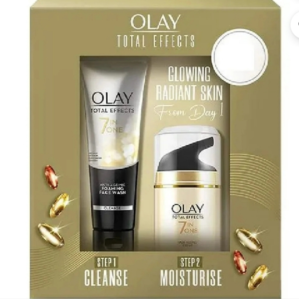 Olay Gift Set - Picture 2 of 7